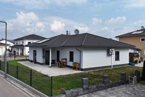 Gut geschnittener Bungalow mit Doppelcarport in Teublitz – Die vollständige Adresse der Immobilie erhältst du vom Anbieter., 93158 Teublitz – Vorschaubild 1