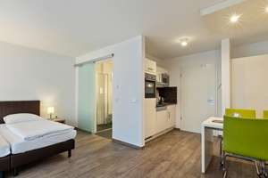 1-Zimmer Apartment I Bj. 2014 I TOP-Zustand I provisionsfrei I keine Eigennutzung möglich – Erich-Thilo-Str. 1, 12489 Adlershof, Berlin – Vorschaubild 1