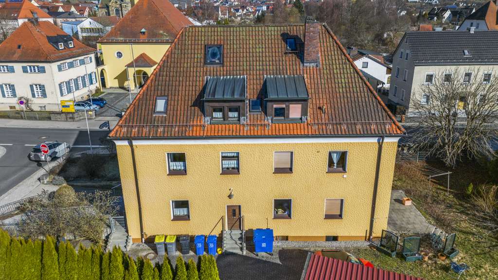 Immobilie in Pegnitz - 6% Rendite! Top gepflegtes MFH mit 3 Einheiten im Herzen von Pegnitz - Bild 2