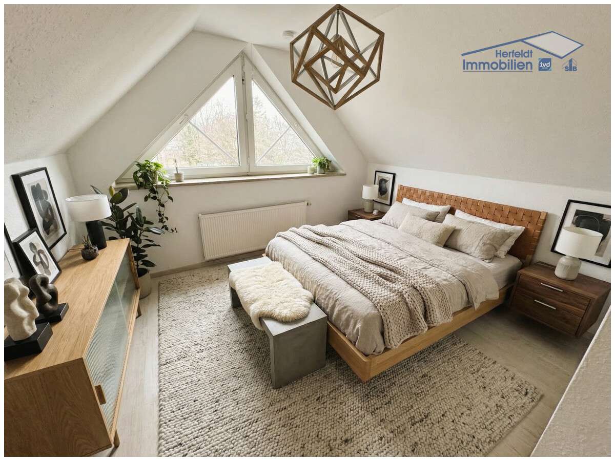 Immobilie in Klosterlechfeld - Exklusive 3,5-Zimmer-Maisonette in ruhiger Lage mit Balkon & 4 Stellplätzen - sofort bezugsfrei - Bild 13