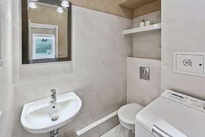 Bezugsfreies 1-Zimmer-City-Apartment über den Dächern von Charlottenburg-Wilmersdorf in Berlin – Die vollständige Adresse der Immobilie erhältst du vom Anbieter., 10719 Wilmersdorf, Berlin – Vorschaubild 15