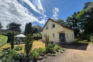 Freistehendes Einfamilienhaus in 2. Reihe | Sofort bezugsfrei | Traumgarten & Pavillon