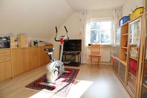 Großzügiges Einfamilienhaus auf weitläufigem Grundstück in ruhiger Lage von Halstenbek. – Die vollständige Adresse der Immobilie erhältst du vom Anbieter., 25469 Halstenbek – Vorschaubild 17