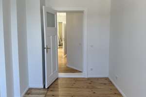 Stilvoller Erstbezug in der Waldstraße: 5. Obergeschoss mit Balkon und edlen Echtholzdielen – Waldstraße 55, 10551 Moabit, Berlin – Vorschaubild 2