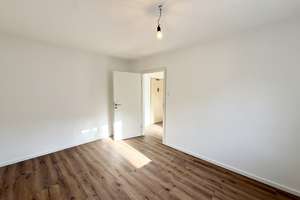 Perfekt geeignet für 2-er WG! Freie & helle 2-Zimmer-Wohnung im 2.OG in nettem MFH direkt an der TH – Die vollständige Adresse der Immobilie erhältst du vom Anbieter., 90489 Wöhrd, Nürnberg – Vorschaubild 5