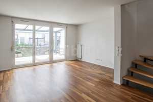 **Neuwertiges Familienhaus in der Reutlinger Innenstadt?** Wir haben es!! Inkl. TG-Stellplatz – Reutlingen (Kreis) – Vorschaubild 1