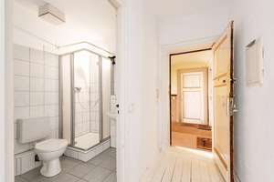 Sofort bezugsfreie 1 Zimmer Wohnung im sanierten Altbau mit Dielen und Fahrstuhl  (provisionsfrei) – Schustehrusstraße 29, 10585 Charlottenburg, Berlin – Vorschaubild 4