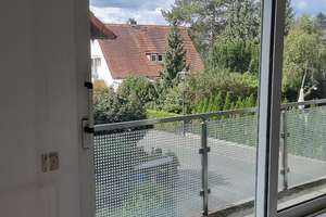 So groß wie ein Haus: Wohnung mit große Balkon in bester Villenlage von Schwalbach (Altschwalbach) – Fuchstanzstraße 10a, 65824 Schwalbach am Taunus – Vorschaubild 4