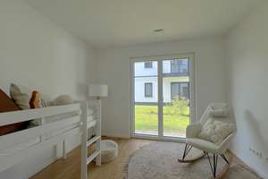 Neubau-Erstbezug: 3-Zi. EG-Wohnung mit privatem Garten und großzügiger Süd-West-Terrasse – Oberbrunner Straße 20, 81475 Fürstenried-West, München – Vorschaubild 4
