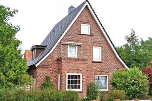Zweifamilienhaus mit Werkstatt in zentraler Lage. – Die vollständige Adresse der Immobilie erhältst du vom Anbieter., 24768 Rendsburg – Vorschaubild 2
