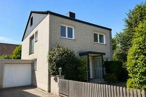 Ruhe, Sonne und viel Potenzial – Freistehendes Einfamilienhaus mit Garage, Kamin, Sauna ! – Die vollständige Adresse der Immobilie erhältst du vom Anbieter., 30559 Anderten, Hannover – Vorschaubild 2