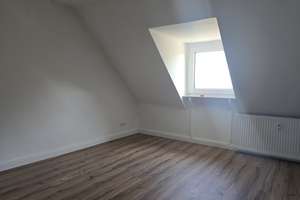 **Charmante Dachgeschosswohnung mit moderner Ausstattung** – Alte Hauptstr. 21, 45289 Burgaltendorf, Essen – Vorschaubild 4