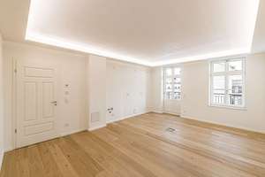 Stilvoll renoviert – 5-Zimmer-Wohnung mit großer Wohnküche und zwei Balkonen