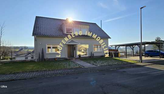 Bild von Familiendomizil mit Garten, Wintergarten, Garage + 2 Carports in ruhiger Wohnlage von Singhofen