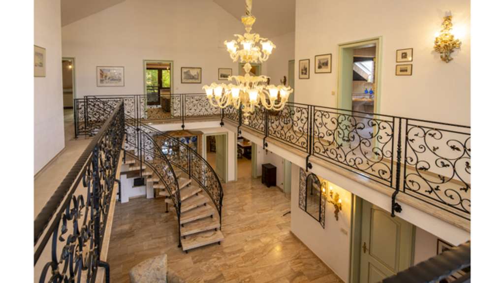 Immobilie in Mindelheim - Wohnen mit Perspektive: Viel Platz für Familie, Gäste und Ihre Pläne - Bild 4