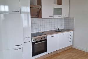 gemütliche Dachgeschosswohnung mit Einbauküche und einen Monat Kaltmietfrei!!  – Fichtestraße 20, 9126 Lutherviertel, Chemnitz – Vorschaubild 2