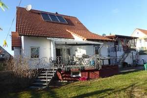 Zwangsversteigerung Einfam.-Haus mit Einliegerwohnung
und Doppelgarage in Rust
