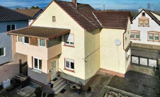 Mehr Raum als erwartet: Gepflegtes Wohnhaus mit Garten, Nebengebäuden und Entwicklungsspielraum