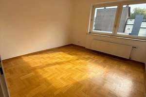 Freundliche 3-Zimmer-Wohnung mit 102 qm in Krefeld – Ostwall 53, 47798 Cracau, Krefeld – Vorschaubild 4
