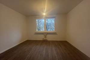 Wohnglück - günstige 3-Zimmer-Wohnung in grüner Wohnlage – Liegnitzer Str. 32, 34123 Waldau, Kassel – Vorschaubild 4