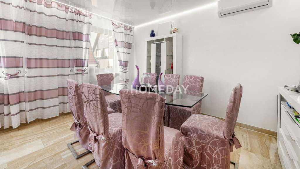 Immobilie in Dettingen an der Erms - Ein Haus mit Stil und Substanz! Kernsanierte Doppelhaushälfte mit modernem Wohnkomfort - Bild 3