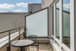 Sonniges City-Apartment mit Terrasse in bester Mitte-Lage – Die vollständige Adresse der Immobilie erhältst du vom Anbieter., 10117 Mitte (Ortsteil), Berlin – Vorschaubild 6