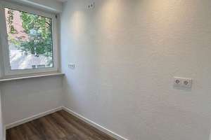 Frisch sanierte Zwei-Zimmer-Wohnung mit Balkon! – Buchforststraße 69-71, 51103 Kalk (Ortsteil), Köln – Vorschaubild 4