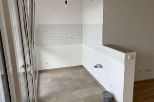 Komplett modernisierte 1-Zi.-Wohnung mit Balkon * 31 m² – Feuchtwanger Str 3, 80937 Am Hart, München – Vorschaubild 2