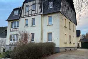 Gemütliche Dachgeschosswohnung in Marktnähe – Lindenstraße 3, 9376 Erzgebirgskreis – Vorschaubild 1