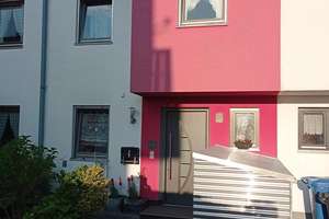Schönes gepflegtes Reihenhaus Provisionsfrei zu verkaufen – Die vollständige Adresse der Immobilie erhältst du vom Anbieter., 84478 Waldkraiburg – Vorschaubild 2