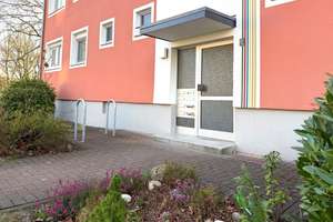 Charmante 3-Zimmer-Eigentumswohnung mit Loggia und Garage in Sennestadt – Die vollständige Adresse der Immobilie erhältst du vom Anbieter., 33689 Sennestadt, Bielefeld – Vorschaubild 2