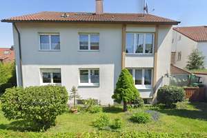 sofort bezugsfrei: 3-Familien-Haus in Esslingen-Sulzgries – Die vollständige Adresse der Immobilie erhältst du vom Anbieter., 73733 Sulzgries, Esslingen am Neckar – Vorschaubild 1