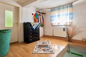 Provisionsfrei! Einfamilienhaus mit Nebengebäude und großem Grundstück (846 m²) in Straubenhardt! – Enzkreis – Vorschaubild 9