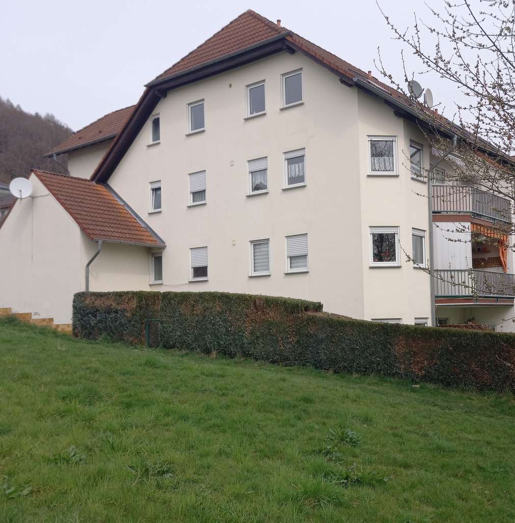 Immobilie in Gelnhausen - Reihenhaus in Gelnhausen mit Garage und 2 Stellplätzen - Bild 1