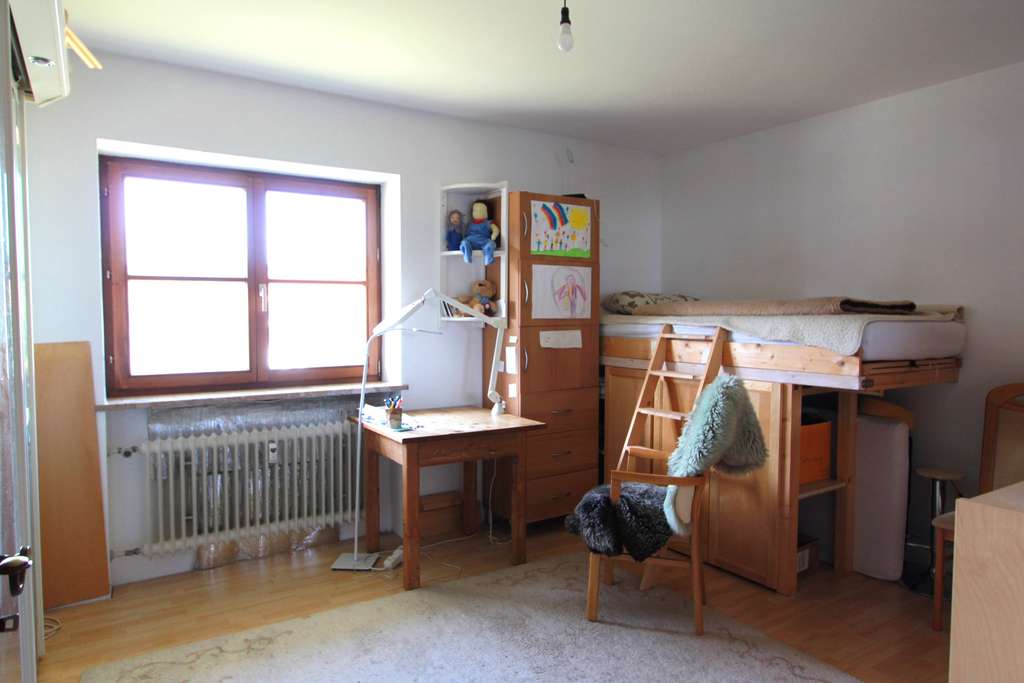 Immobilie in Bernau am Chiemsee - Lebenswerte, helle 3-Zi-Whg mit Bergblick, OG 1 - Bild 3