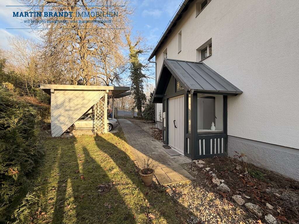 Immobilie in Waldems - Traumhaftes Anwesen (drei Wohneinheiten) mit 
parkähnlicher Gartenanlage in Waldems/Steinfischbach - Bild 2