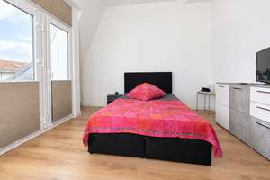 3-4 Zimmer Dachgeschosswohnung mit Balkon und Fahrstuhl – 10587 Charlottenburg, Berlin – Vorschaubild 10