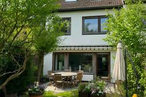 Gepflegtes Reihenmittelhaus in bester Wohnlage im Süden von Nürnberg – Die vollständige Adresse der Immobilie erhältst du vom Anbieter., 90455 Kornburg, Worzeldorf, Nürnberg – Vorschaubild 4