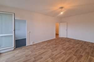 Wenig Treppensteigen nötig! 3-Zimmer-Wohnung im 1. OG! Wir renovieren!