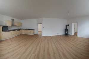 Frisch sanierte 3-Zimmer-Wohnung mit Kamin – Büchenbronner Straße 16, 75172 Pforzheim – Vorschaubild 1