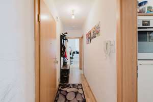 Ruhig gelegene 2-Zimmer Erdgeschosswohnung mit Südbalkon, Stellplatz und guter Vermietung – Pettenkoferstraße 9, 85053 Südost, Ingolstadt – Vorschaubild 9