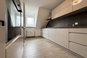 Moderne 3 Zimmer Dachgeschosswohnung – 90763 Südliche Südstadt, Fürth – Vorschaubild 2