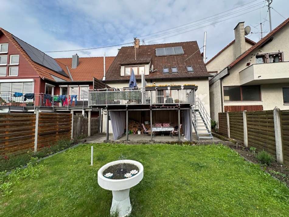 Haus von Hinten. 2