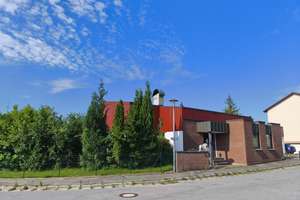 295 m2 Unternehmer-Villa Art "Bungalow" m. ca. 1.100 m2 herrlich angelegtem Garten in zentraler Lage – Die vollständige Adresse der Immobilie erhältst du vom Anbieter., 94491 Hengersberg – Vorschaubild 2