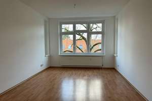 Bezugsfreie 2-Zimmer-Wohnung mit Balkon in Berlin Adlershof – Die vollständige Adresse der Immobilie erhältst du vom Anbieter., 12489 Adlershof, Berlin – Vorschaubild 4