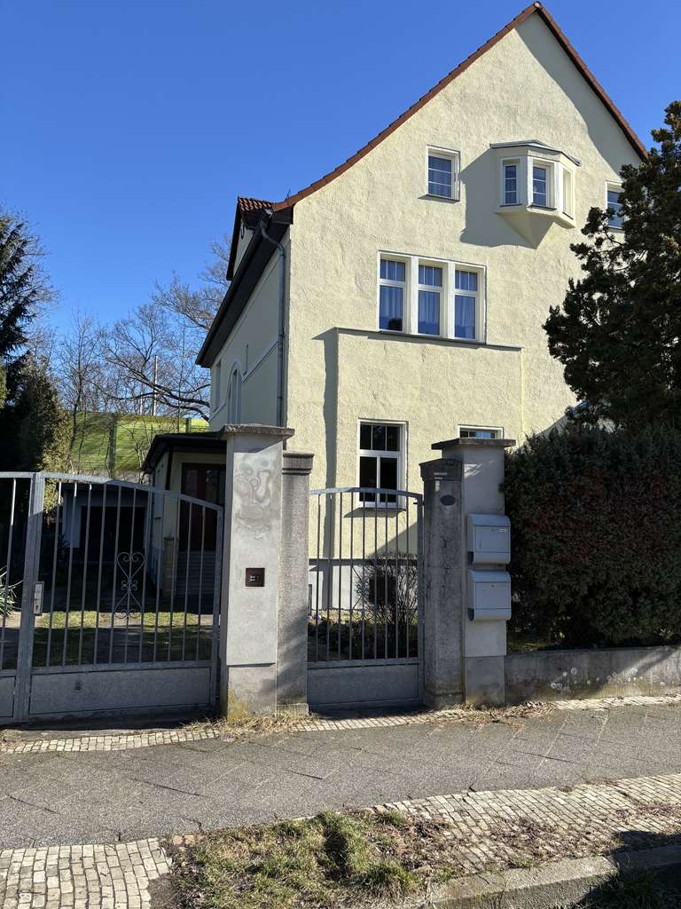 Charmante Villa in Markkleeberg mit viel Potential für Ihr Wohn- und Arbeitskonzept
