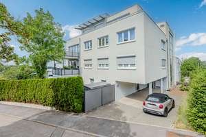***Helle 4,5-Zimmer-Wohnung mit Terrasse, Balkon und Traumblick im beliebten Degerloch*** – Die vollständige Adresse der Immobilie erhältst du vom Anbieter., 70597 Degerloch (Ortsteil), Stuttgart – Vorschaubild 2