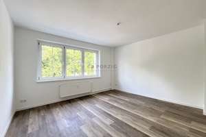 Wohnen zum Wohlfühlen – Helle 3-Raum-Wohnung mit Balkon im Lutherviertel – Senefelderstr. 25, 9126 Lutherviertel, Chemnitz – Vorschaubild 1