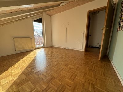 Modernisierte Wohnung mit drei Zimmern sowie Balkon und Einbauküche in Grafenau