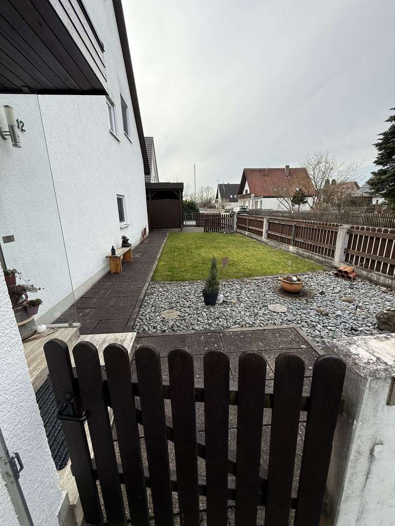 Immobilie in Bobingen - viel Platz für viele Möglichkeiten - großzügiges EFH mit DG und Carport - Bild 3